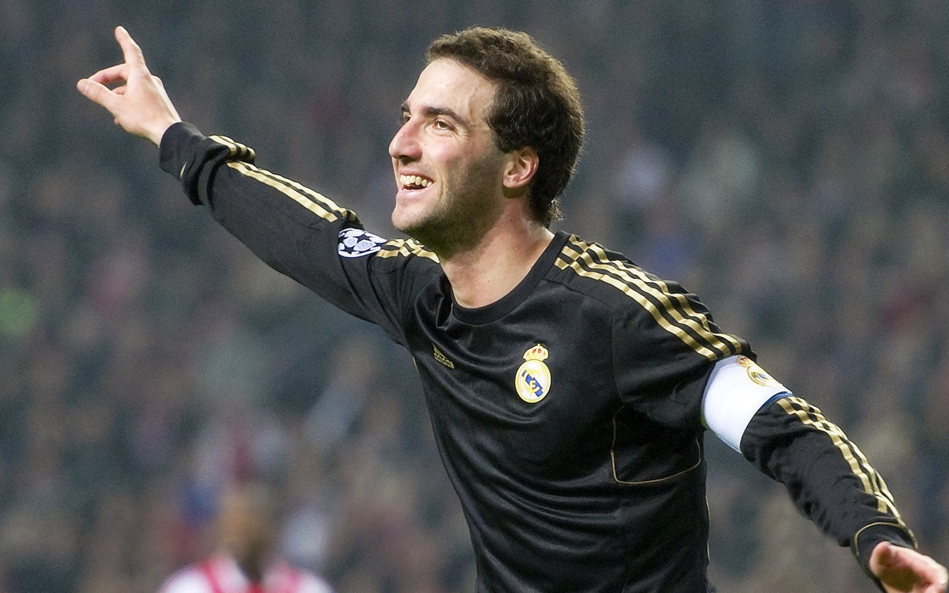 爱游戏2026-切特·霍姆格伦，当沉默成为最震耳的惊雷