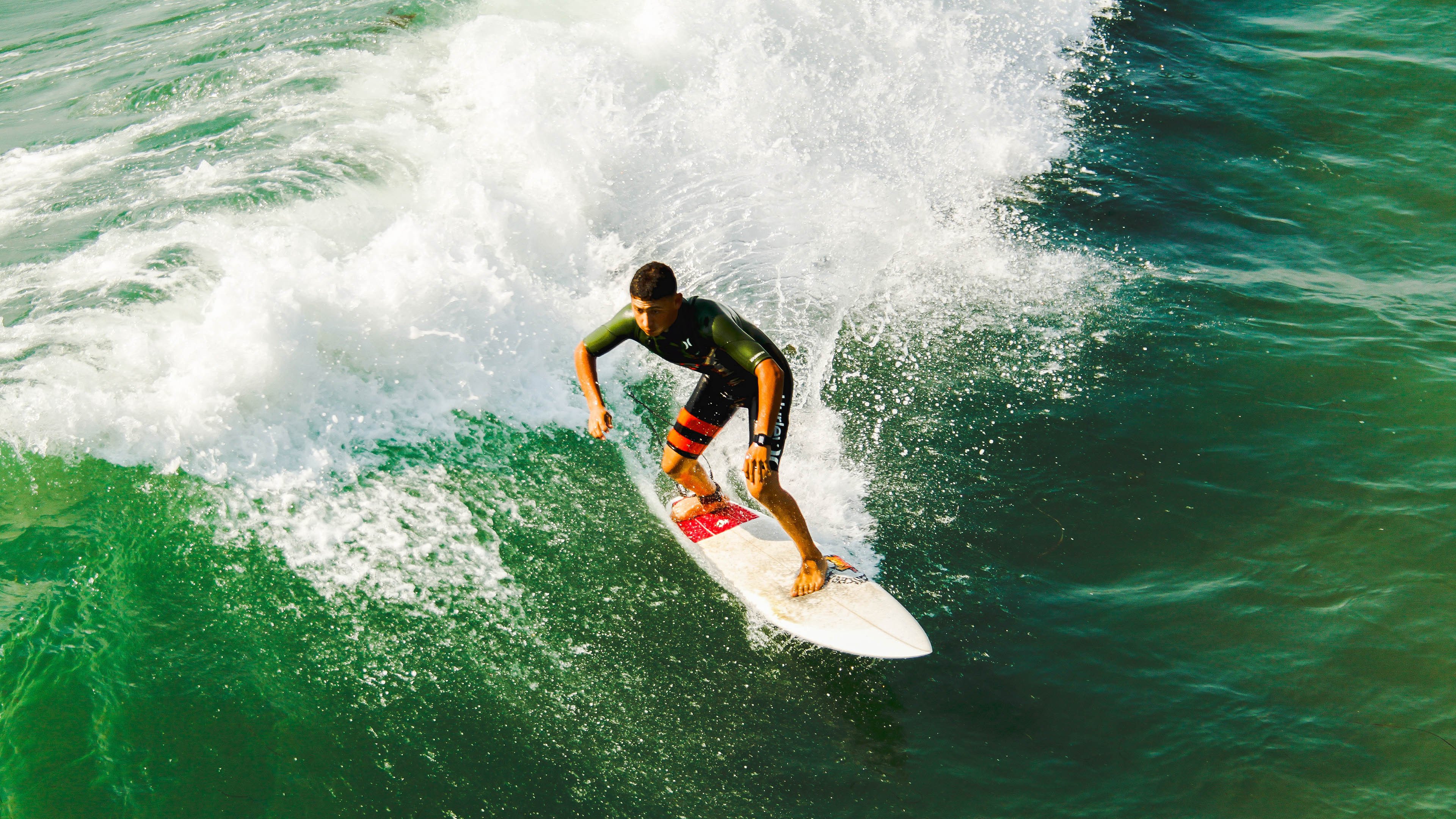霍勒迪一剑封喉，当黄蜂的坚韧撞上独行侠的星光