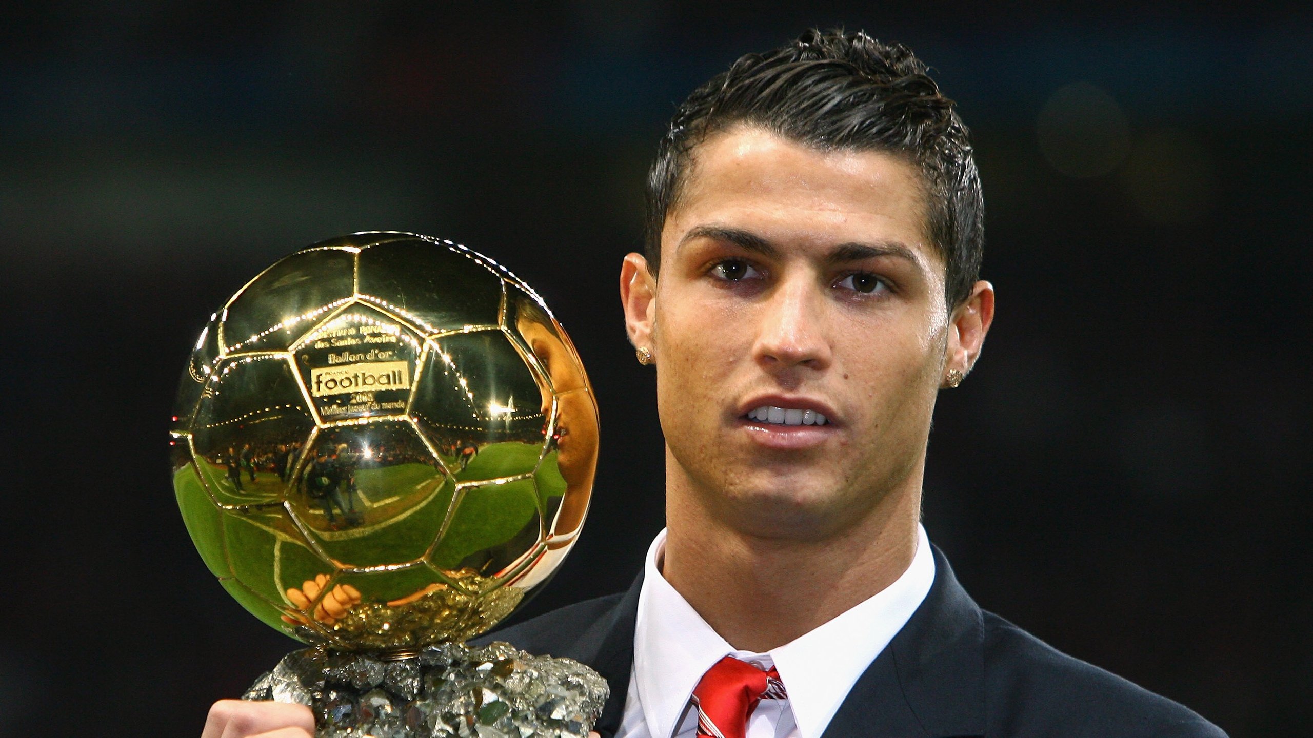 爱游戏APP-教科书般的掌控，坎特引领沙特节奏，爱尔兰难越雷池