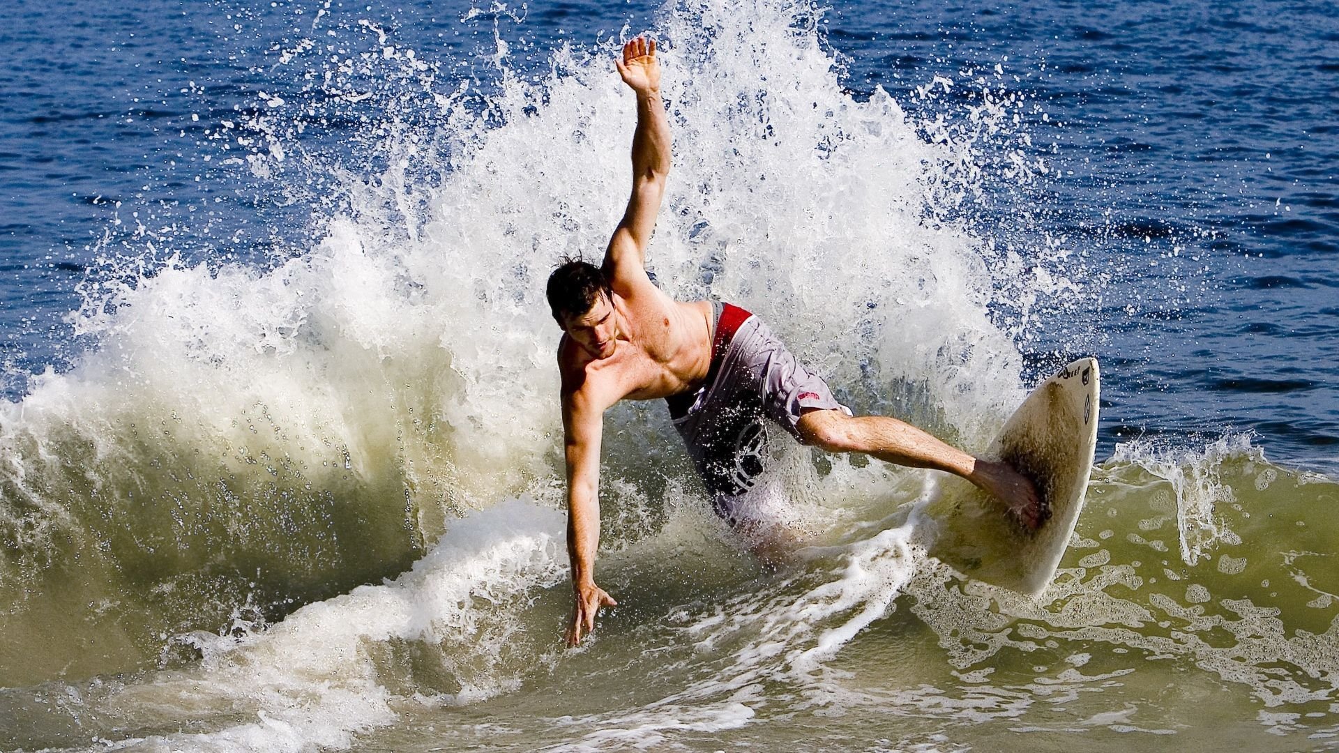 爱游戏下载-奥运周期关键战之夜，莱奥彻底打爆防线